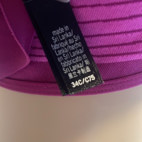 Victoria’s Secret On Point padded sports bra size 34 C - Picture 7 of 7